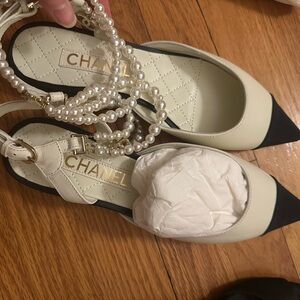 Chanel flats size 38